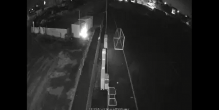 صور توثق الاعتداء وحرق المنشات الرياضية بكفرقرع